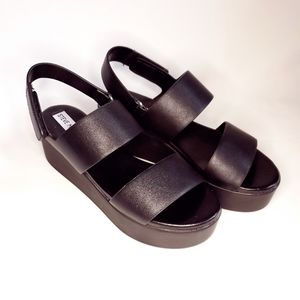 Steve Madden black platform sandals size 6.5